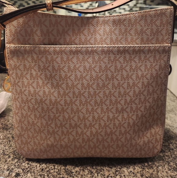 Michael Kors Signature Logo Crossbody/Messenger bag - Picture 3 of 13